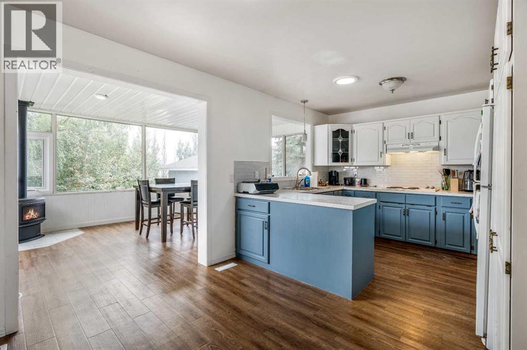 Photo 9 of 6017 57 Street, Taber AB