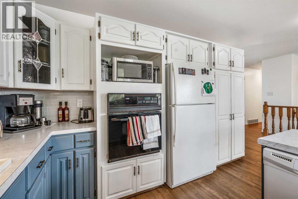 Photo 13 of 6017 57 Street, Taber AB