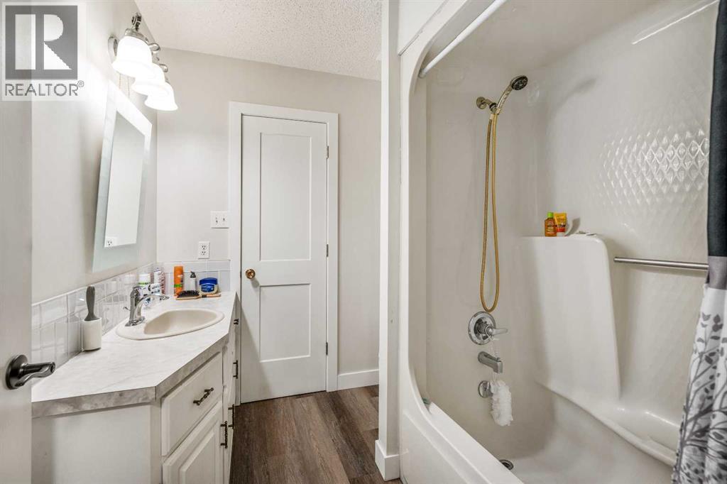 Photo 30 of 6017 57 Street, Taber AB
