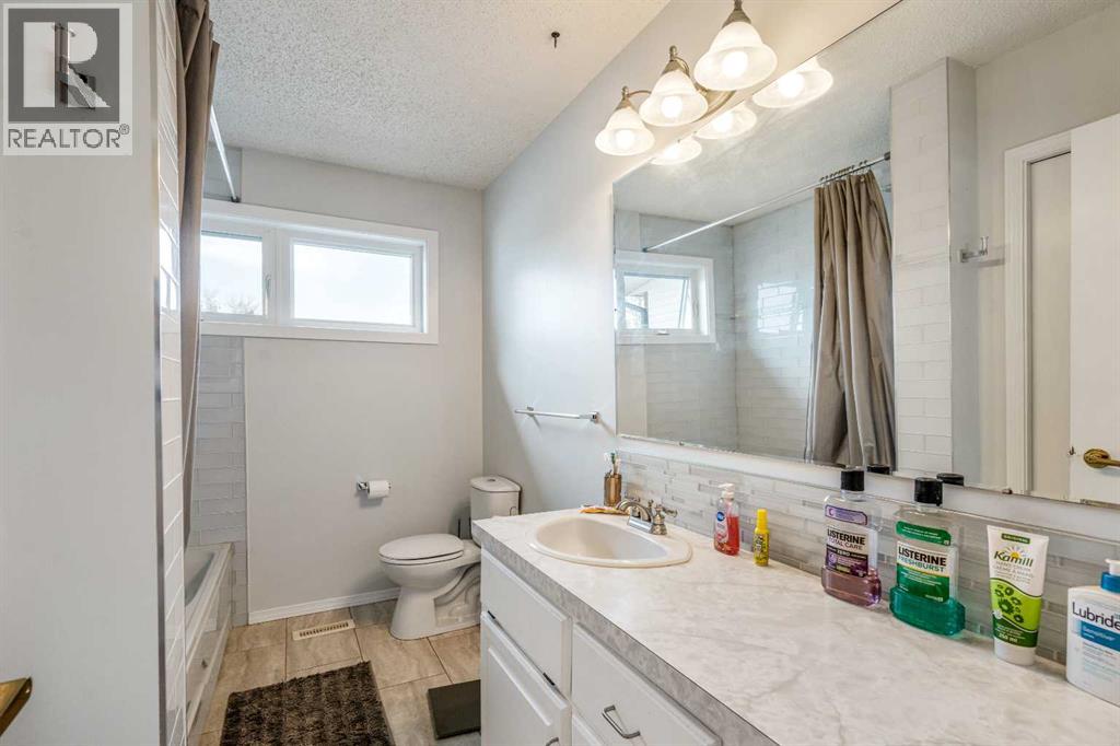 Photo 19 of 6017 57 Street, Taber AB
