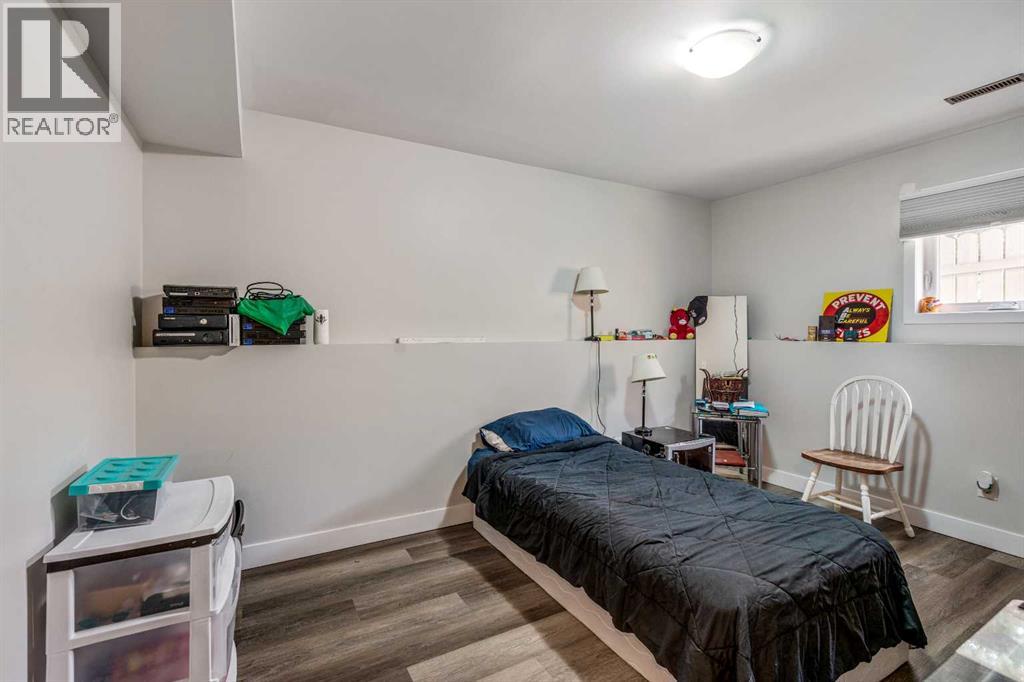 Photo 33 of 6017 57 Street, Taber AB