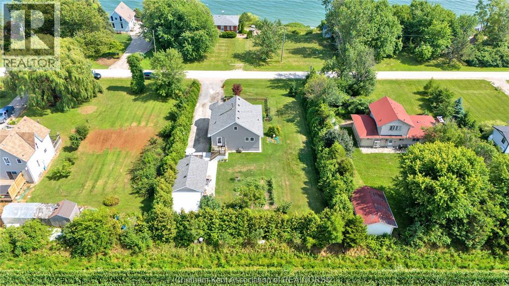 Photo 5 of 1311 Bluff Line, Wheatley ON
