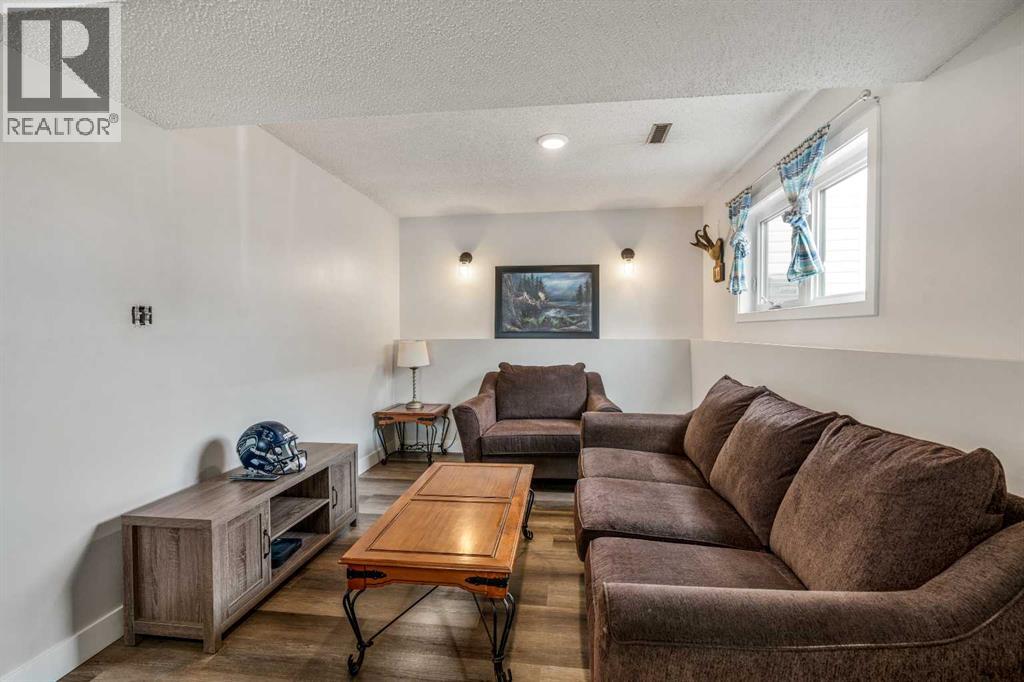 Photo 27 of 6017 57 Street, Taber AB
