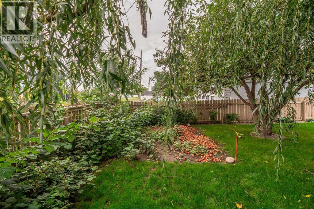 Photo 40 of 6017 57 Street, Taber AB