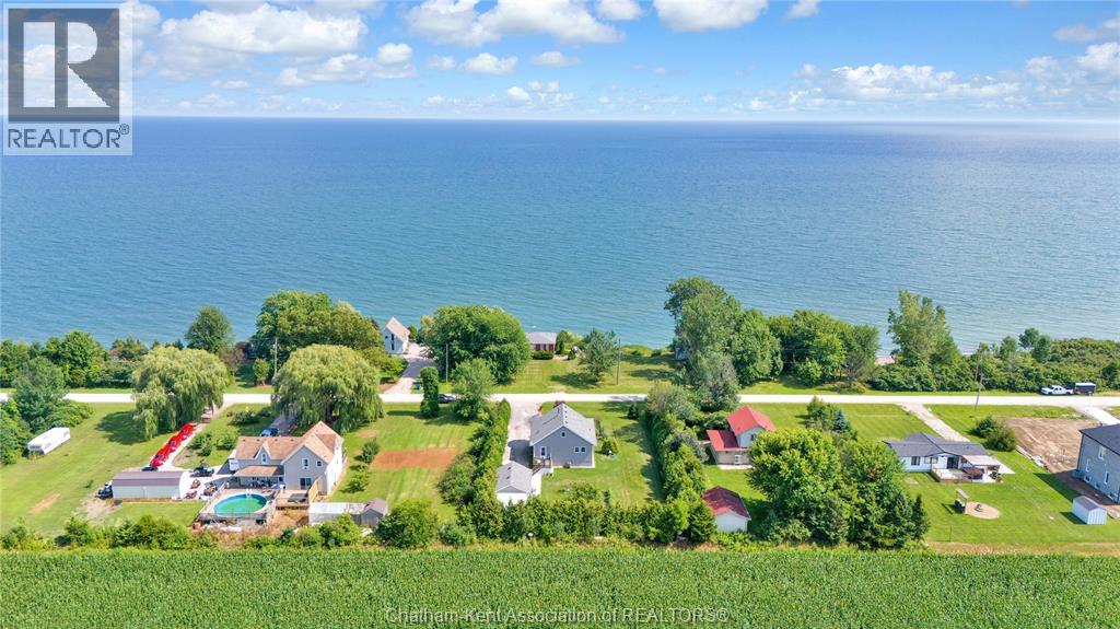 Photo 3 of 1311 Bluff Line, Wheatley ON