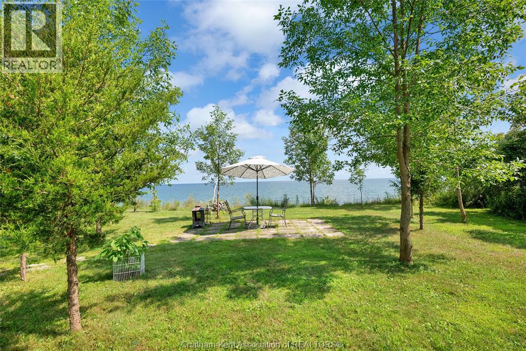 Photo 11 of 1311 Bluff Line, Wheatley ON