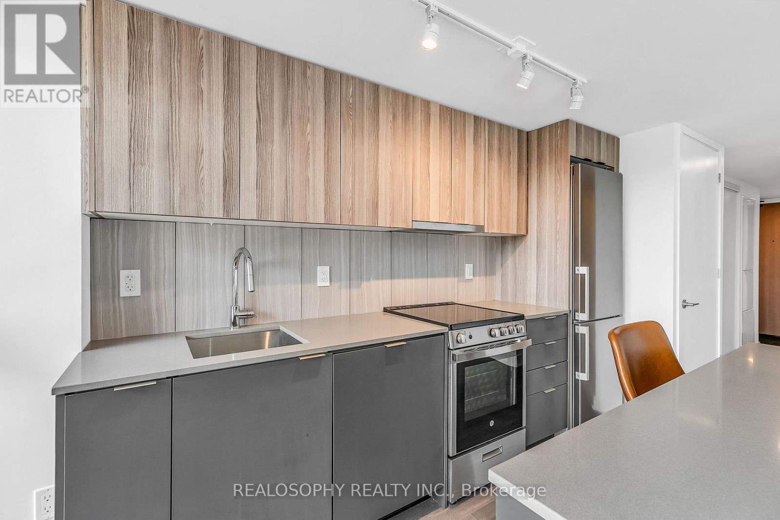Photo 6 of 306 8 Tippett Road, Toronto ON