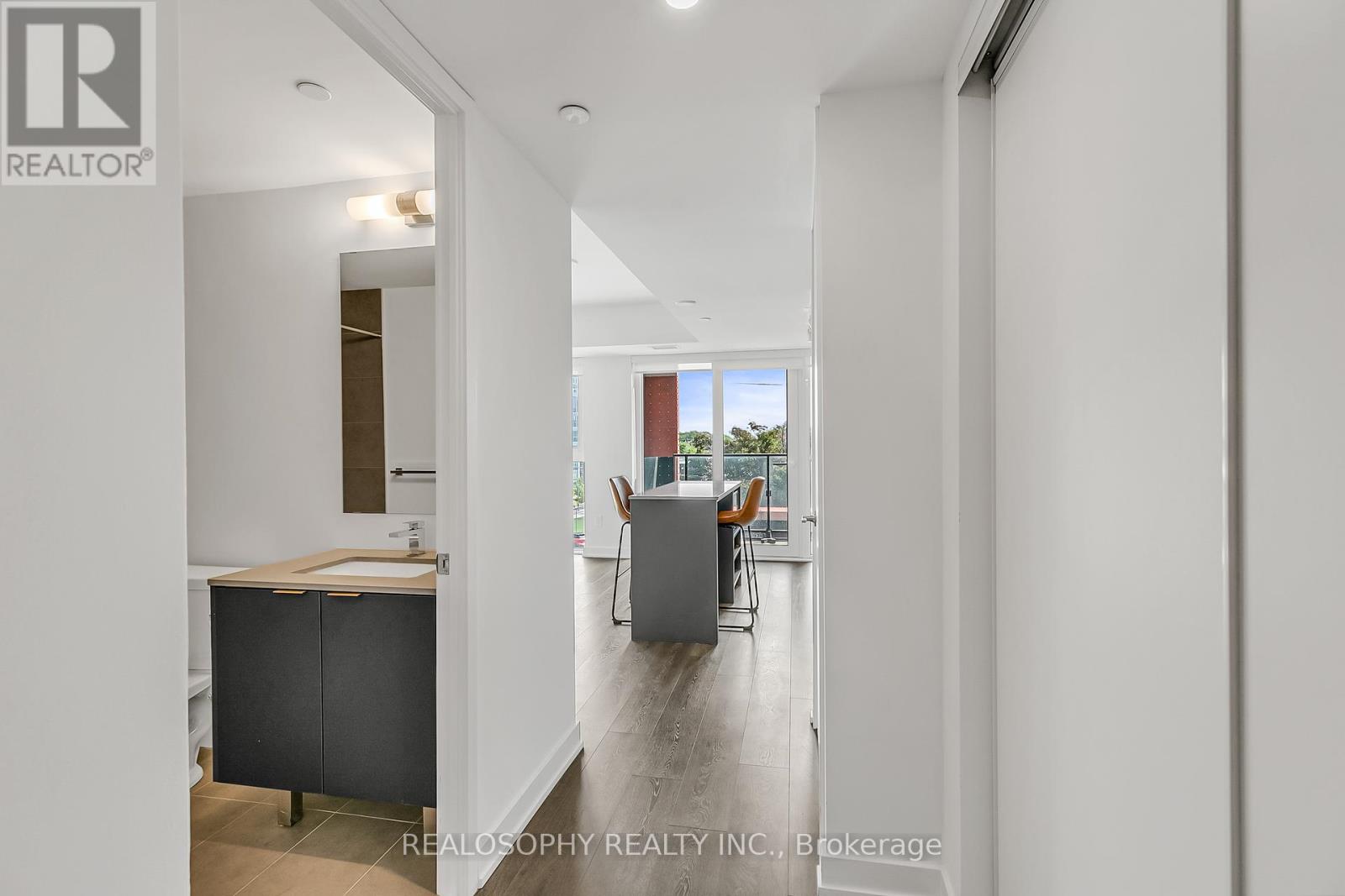 Photo 8 of 306 8 Tippett Road, Toronto ON