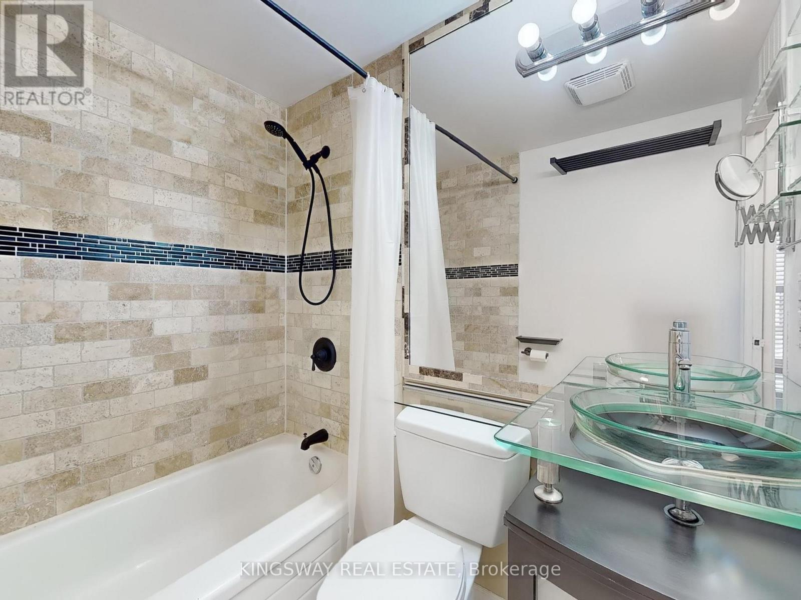 Photo 15 of 506 88 Charles Street E, Toronto ON