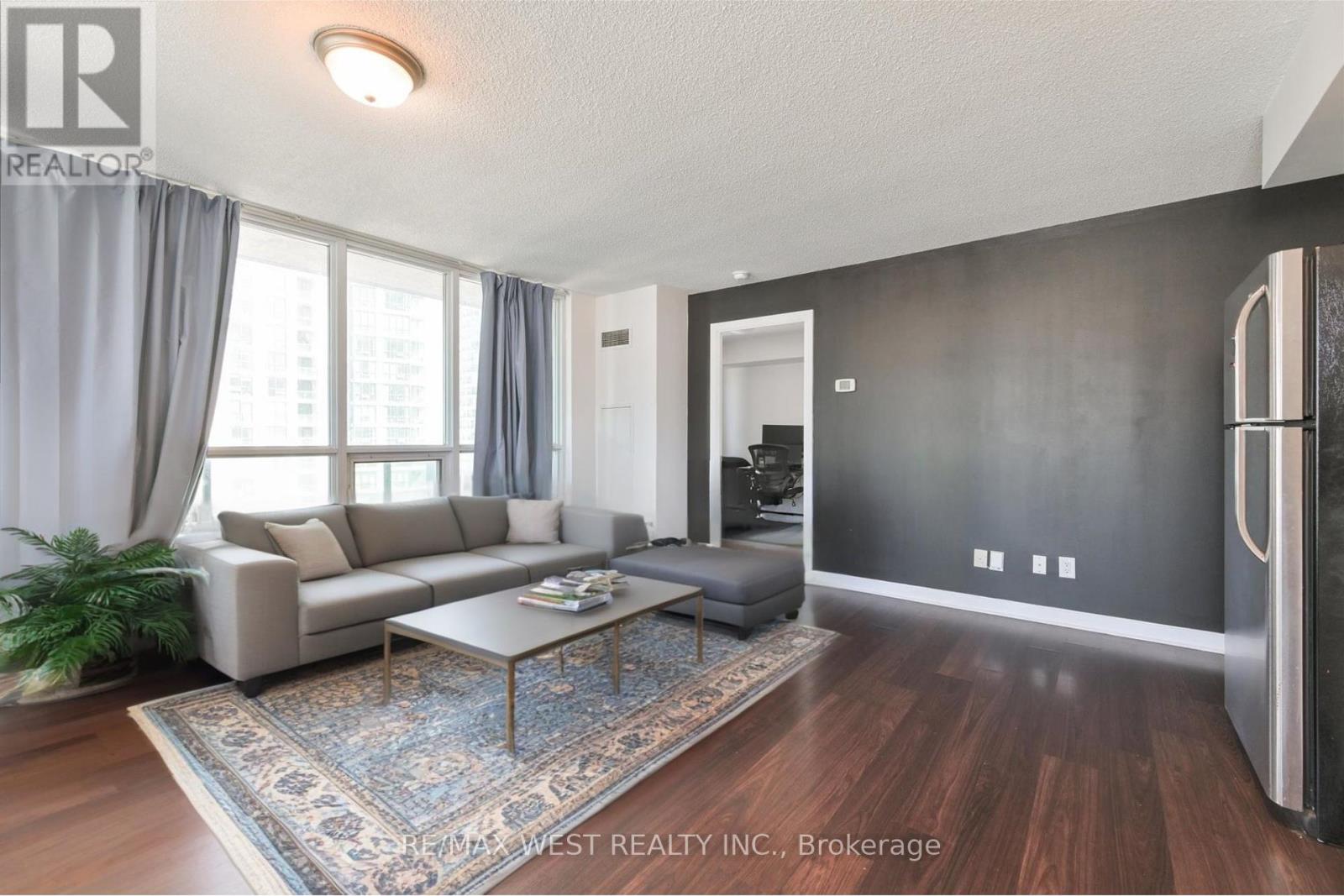 Photo 2 of 1504 33 Bay Street, Toronto ON