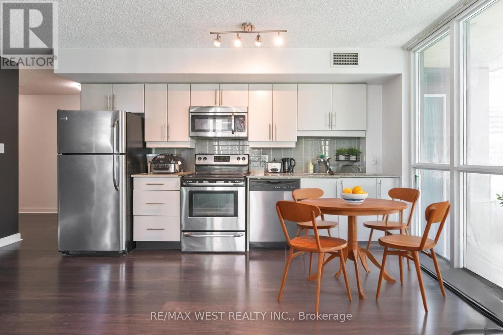 Photo 3 of 1504 33 Bay Street, Toronto ON
