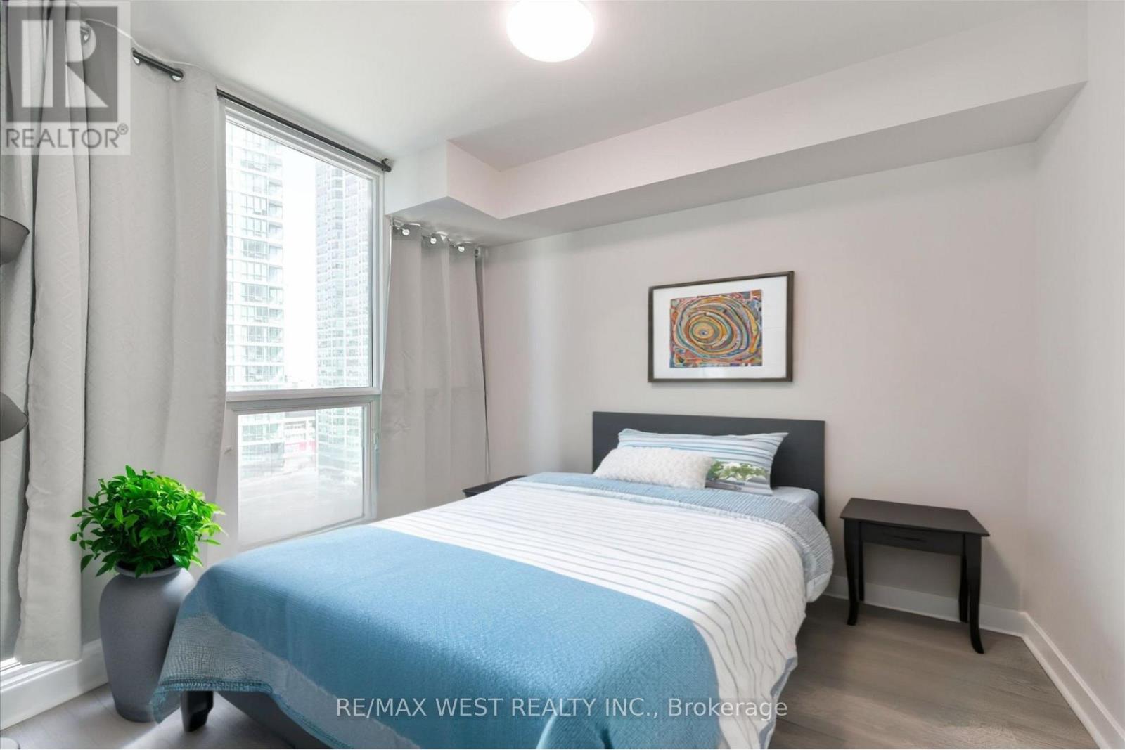 Photo 5 of 1504 33 Bay Street, Toronto ON