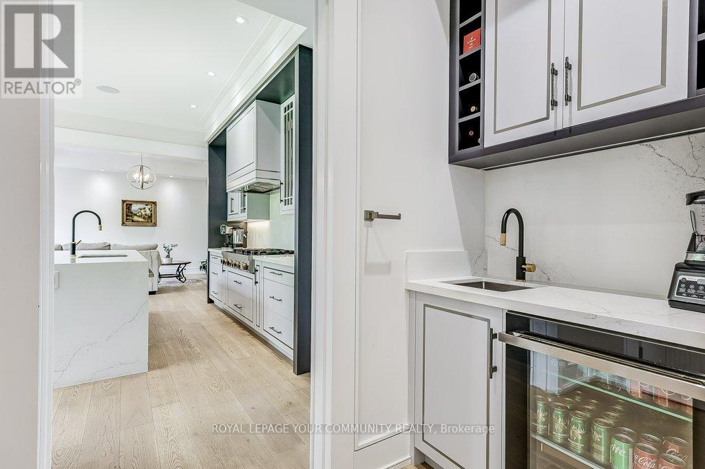 Photo 10 of 2 Hemford Crescent, Toronto ON