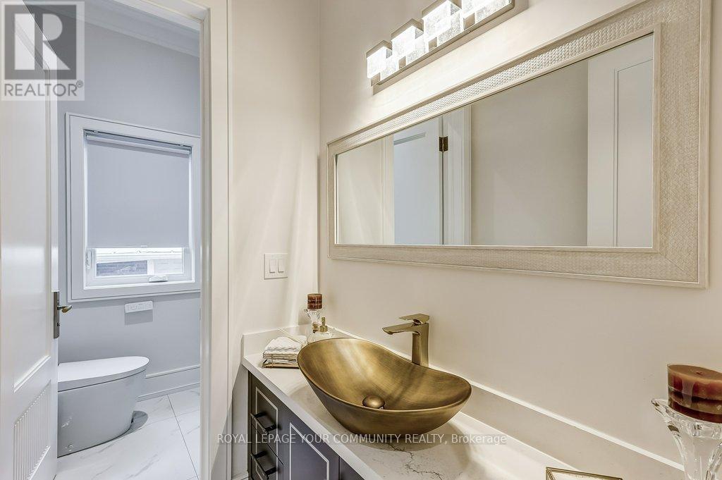 Photo 16 of 2 Hemford Crescent, Toronto ON