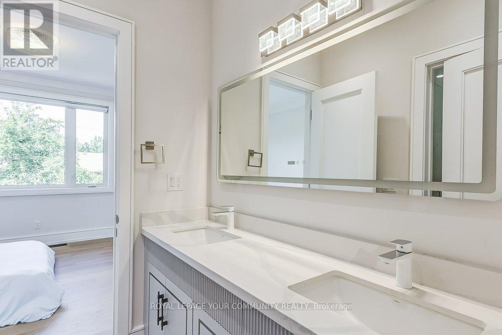 Photo 22 of 2 Hemford Crescent, Toronto ON
