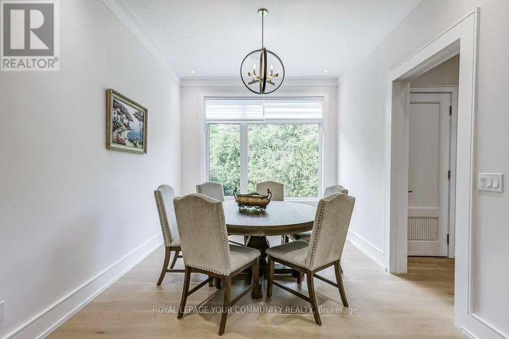 Photo 8 of 2 Hemford Crescent, Toronto ON
