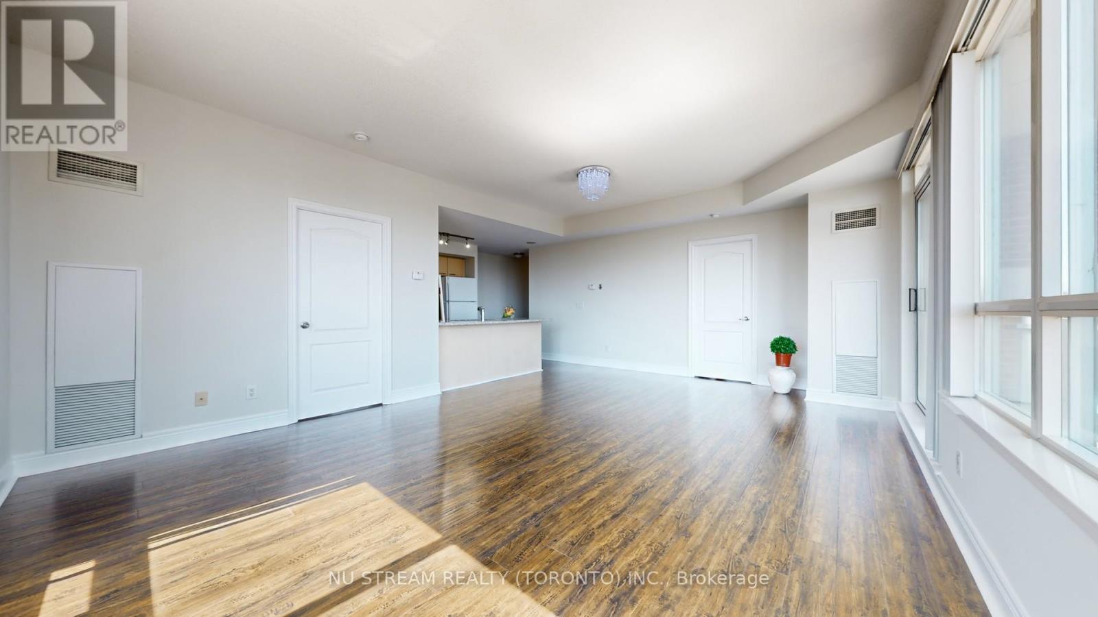 Photo 11 of 1020 62 Suncrest Boulevard, Markham ON