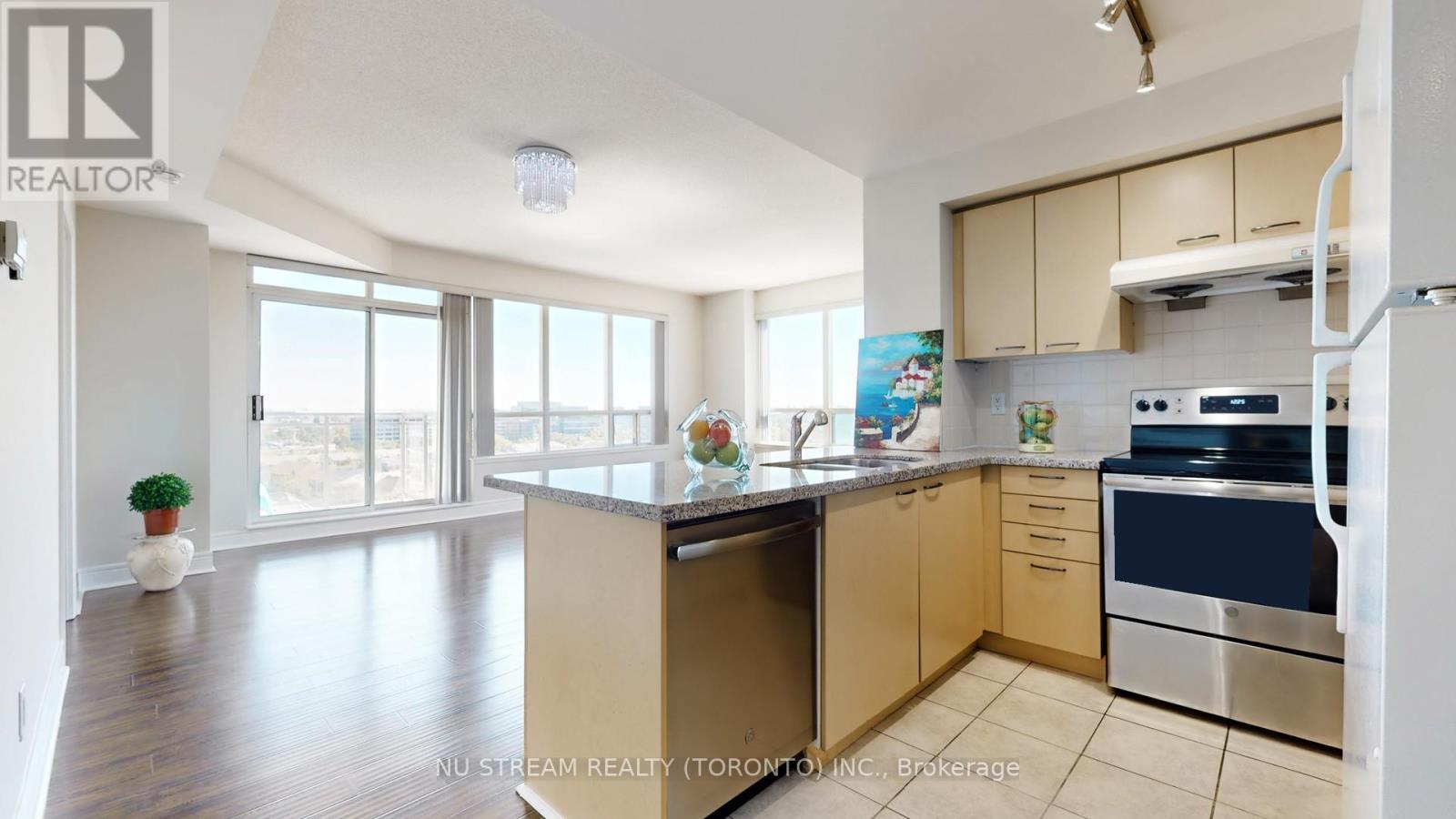 Photo 15 of 1020 62 Suncrest Boulevard, Markham ON