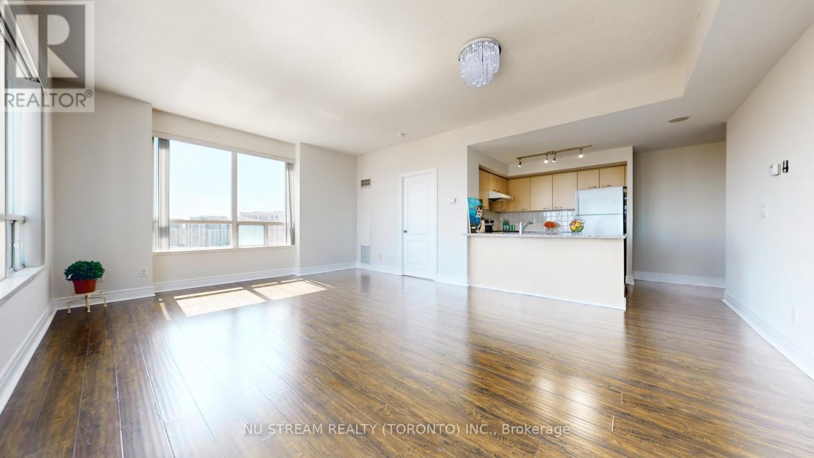 Photo 8 of 1020 62 Suncrest Boulevard, Markham ON