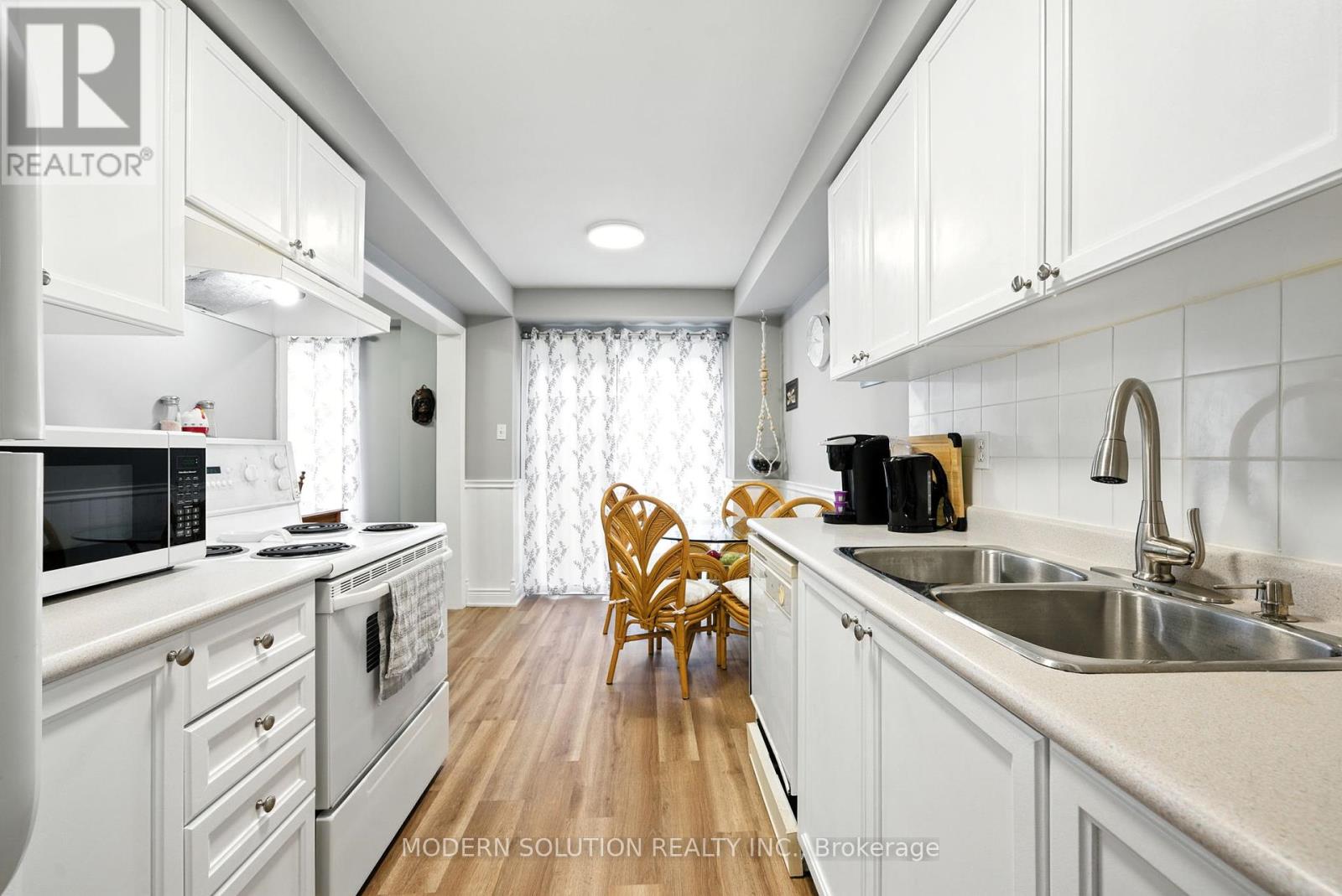 Photo 16 of 99 Creekwood Crescent, Whitby ON