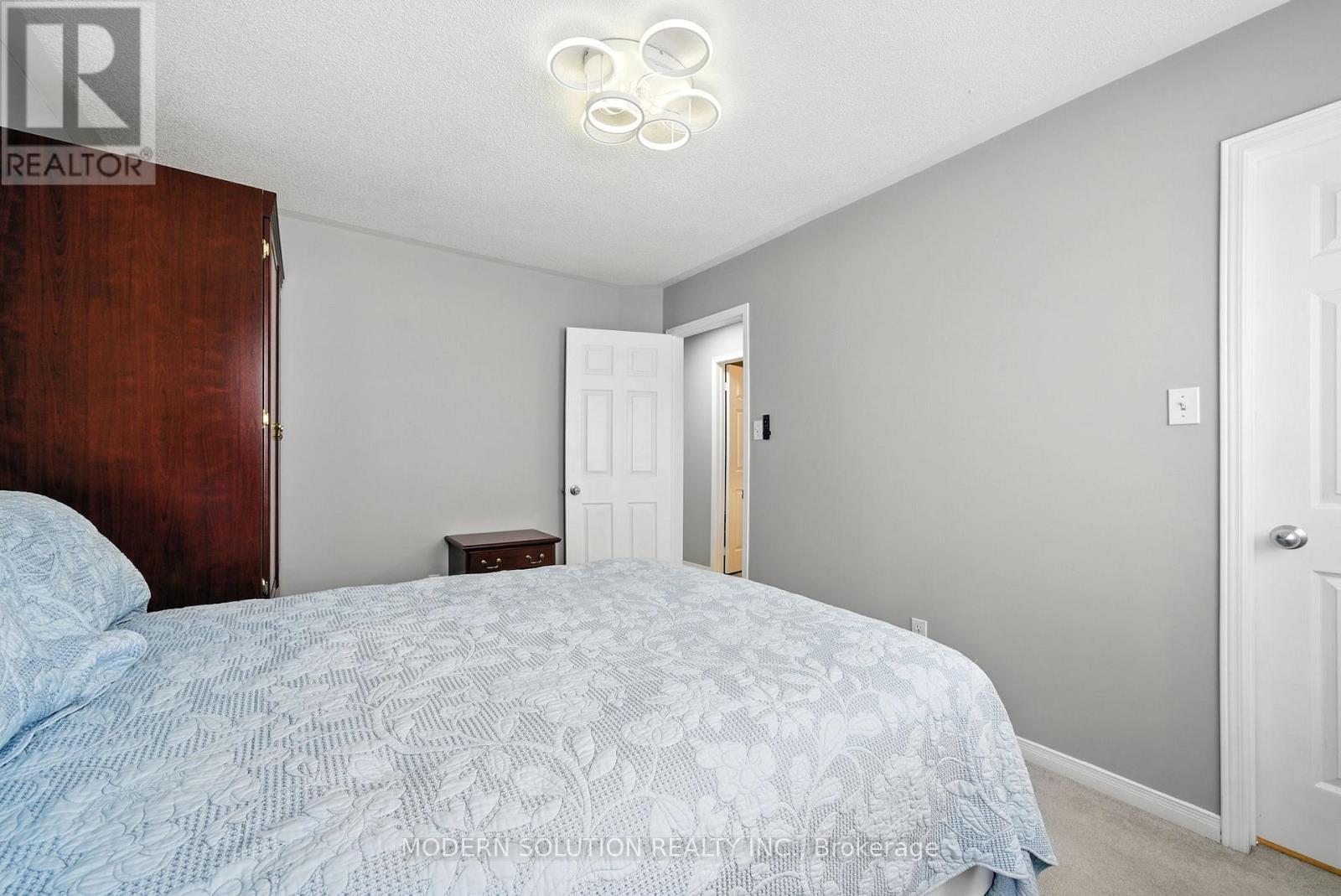 Photo 19 of 99 Creekwood Crescent, Whitby ON