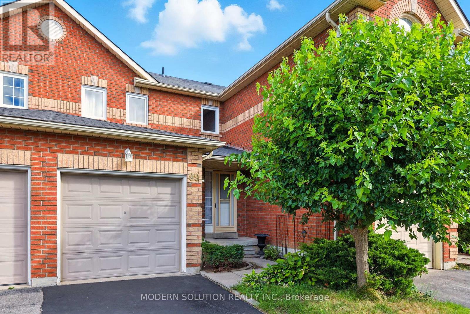 Photo 2 of 99 Creekwood Crescent, Whitby ON