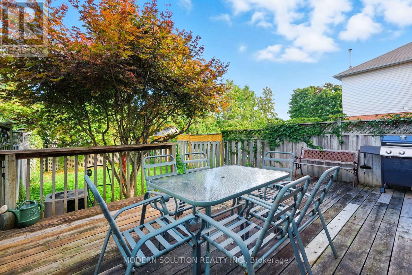 Photo 33 of 99 Creekwood Crescent, Whitby ON