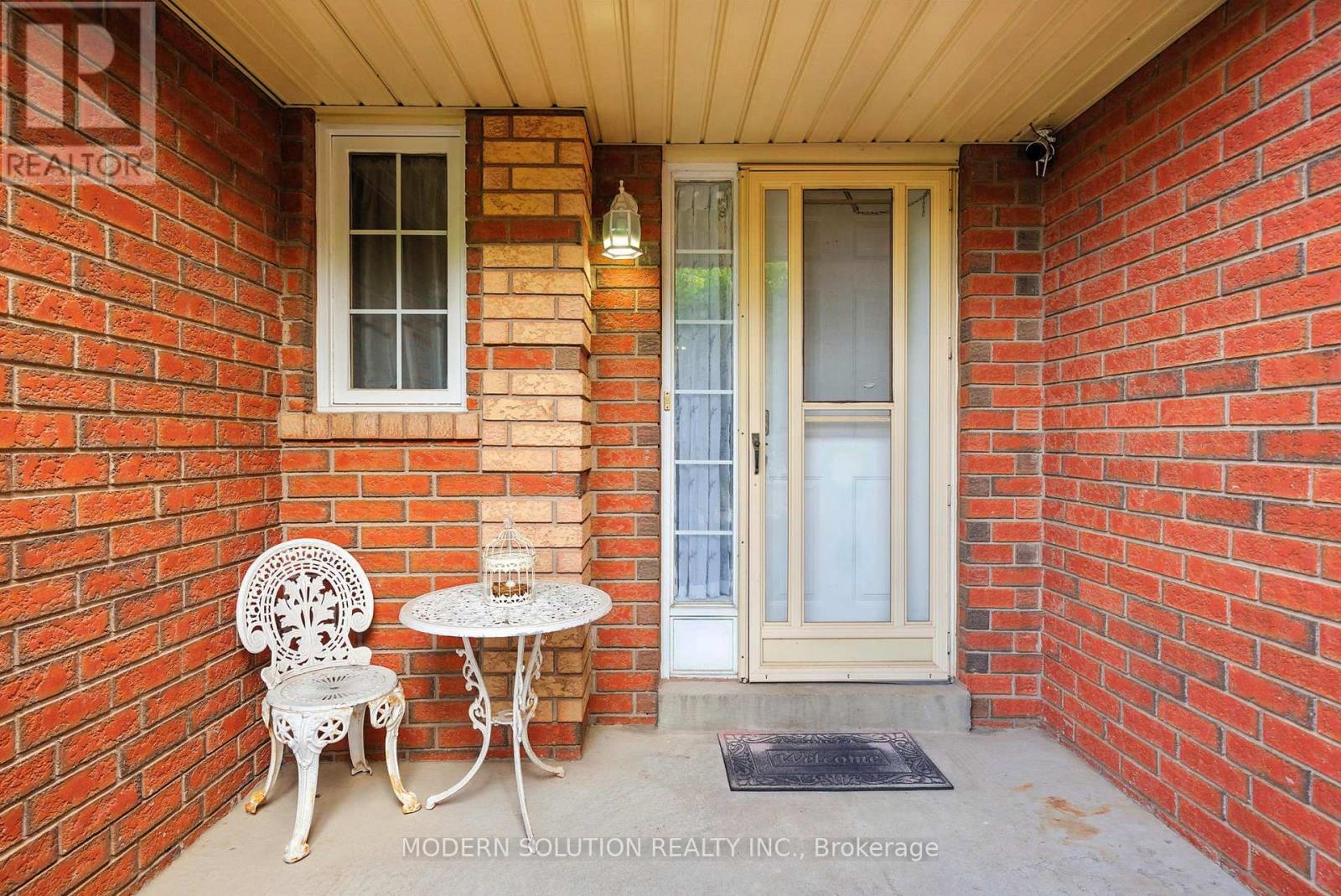 Photo 5 of 99 Creekwood Crescent, Whitby ON