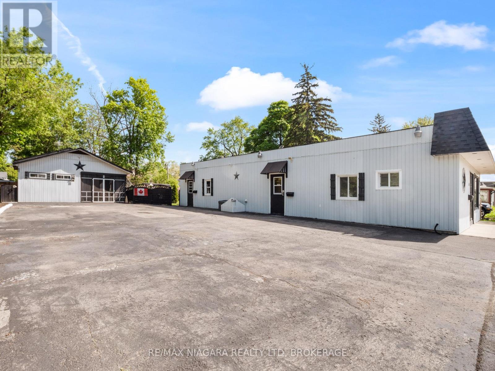 Photo 1 of 61 Queen Street, Fort Erie ON