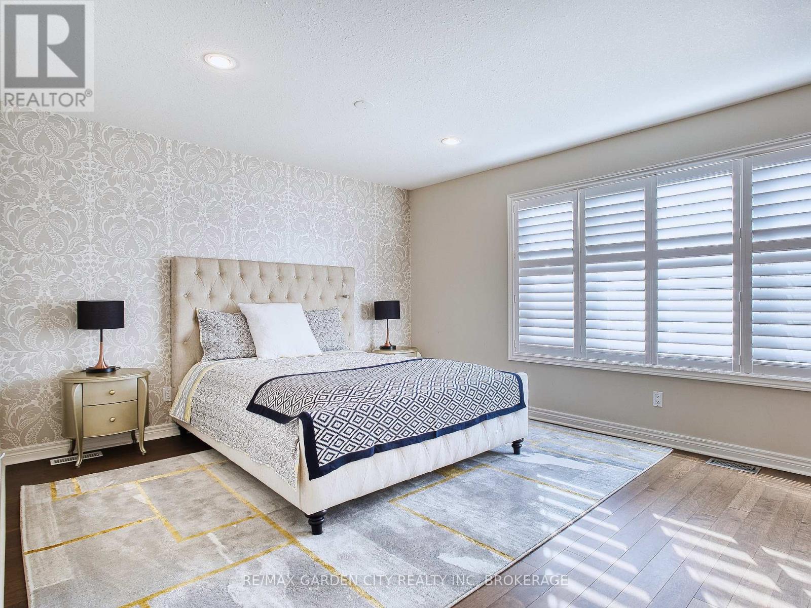 Photo 23 of 29 Agincourt Crescent, St Catharines ON