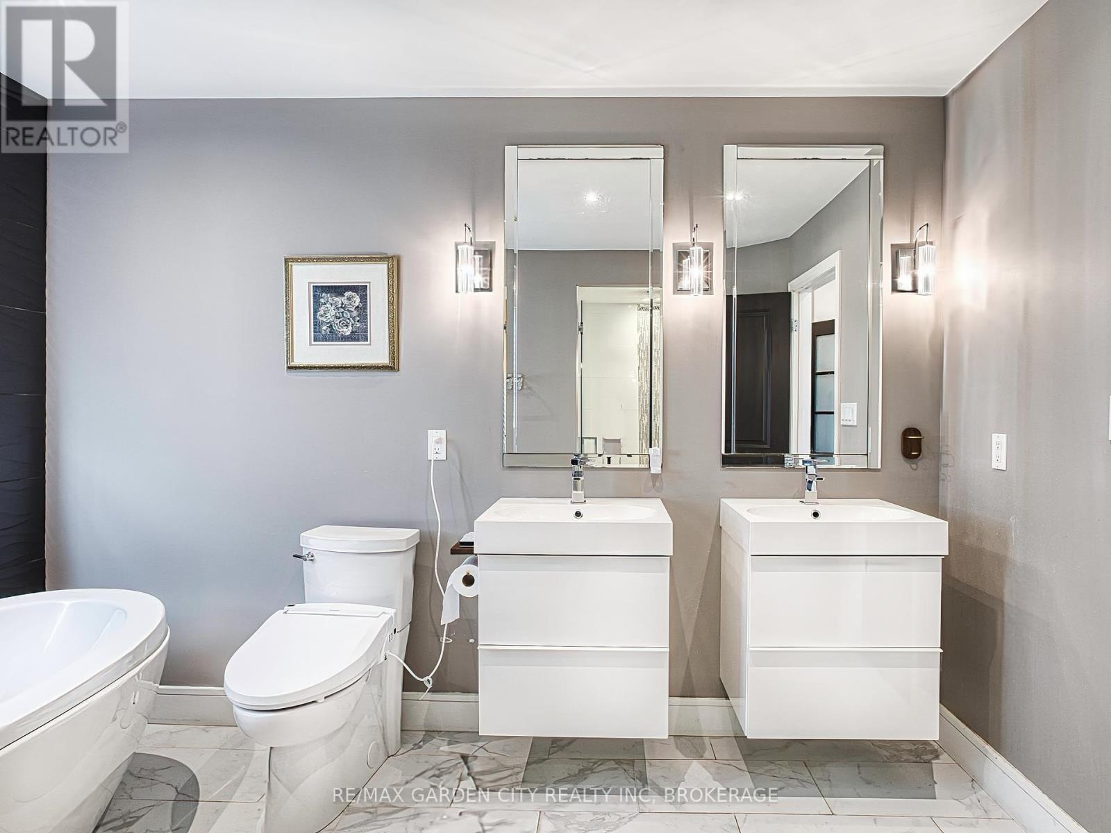 Photo 28 of 29 Agincourt Crescent, St Catharines ON