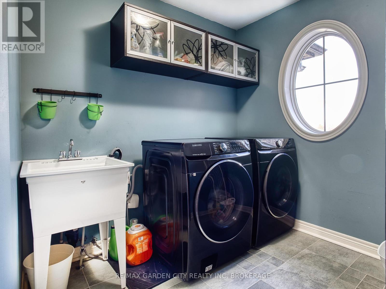 Photo 33 of 29 Agincourt Crescent, St Catharines ON
