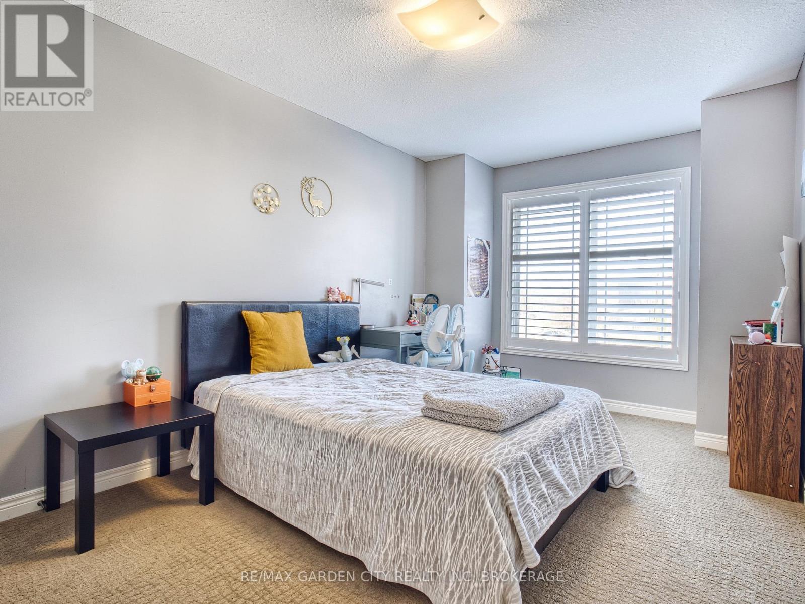 Photo 34 of 29 Agincourt Crescent, St Catharines ON