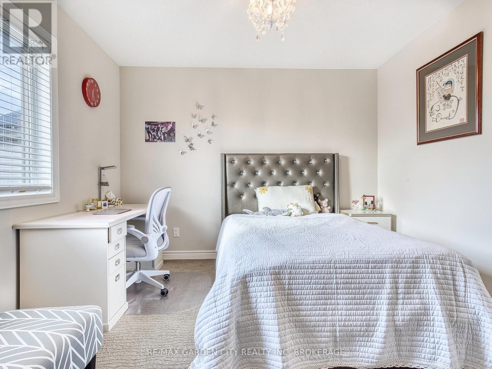 Photo 37 of 29 Agincourt Crescent, St Catharines ON