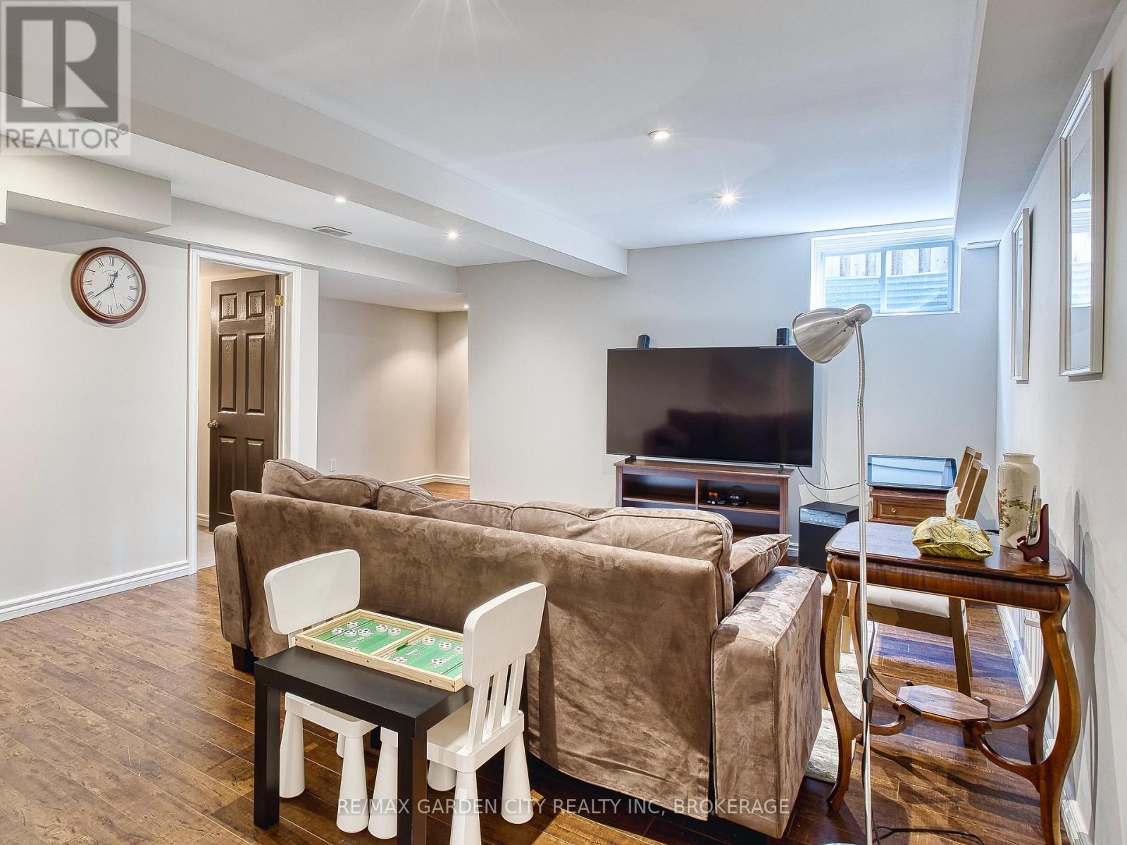 Photo 41 of 29 Agincourt Crescent, St Catharines ON