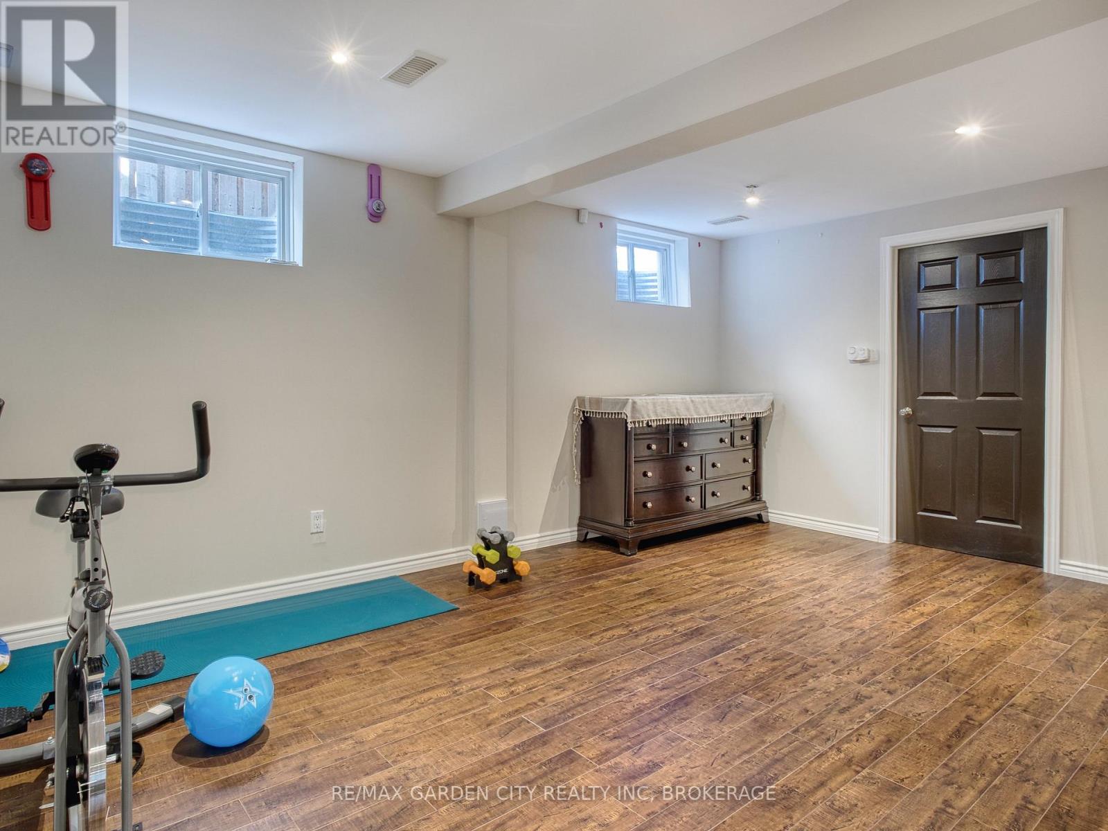Photo 44 of 29 Agincourt Crescent, St Catharines ON