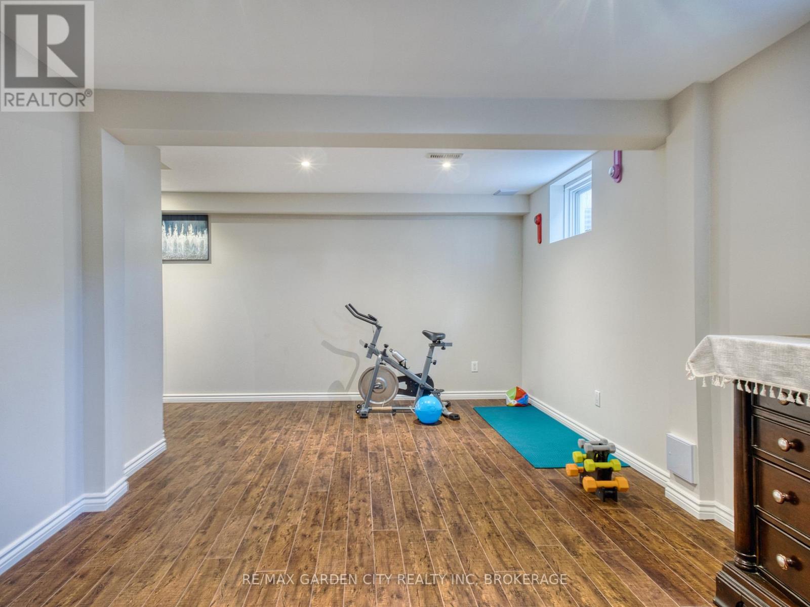 Photo 45 of 29 Agincourt Crescent, St Catharines ON