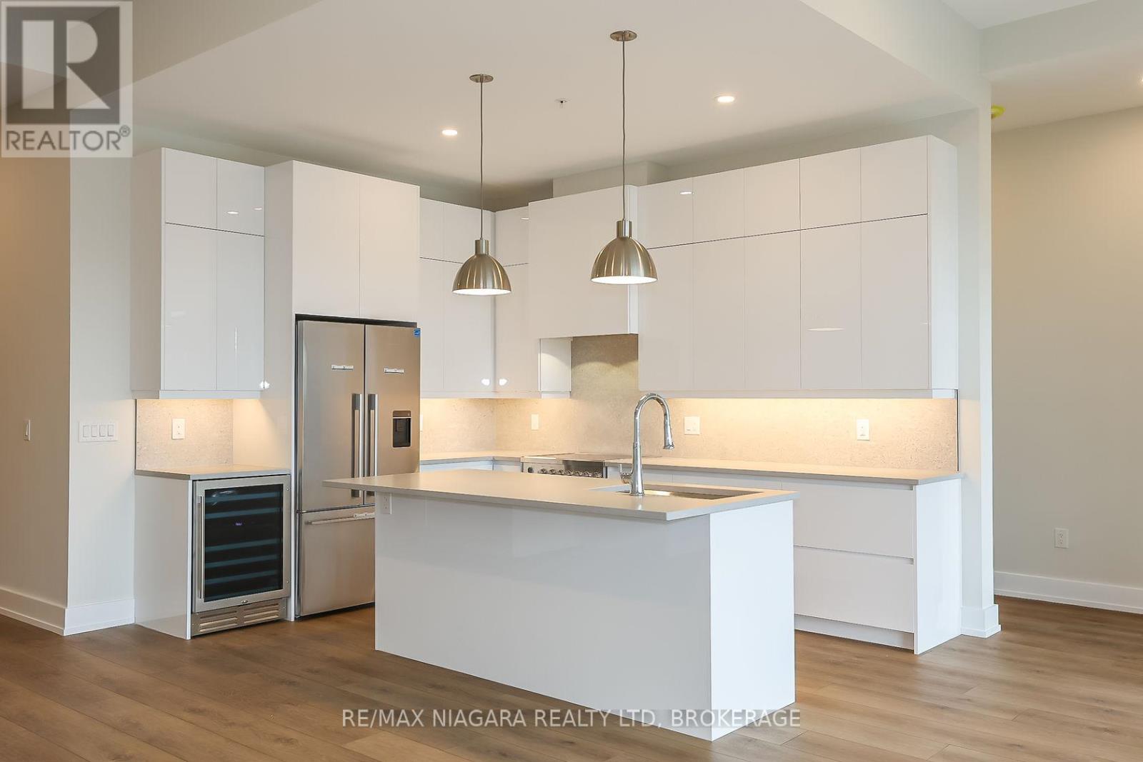 Photo 3 of 505 77 Yates Street, St Catharines ON