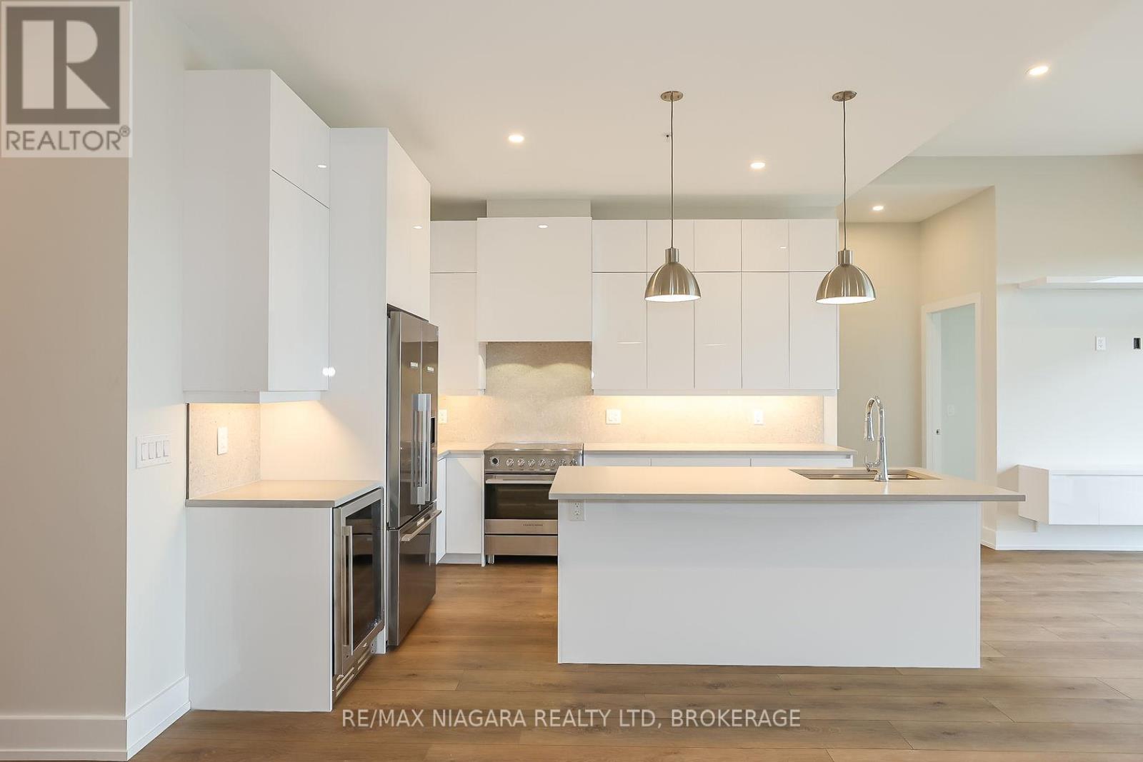 Photo 4 of 505 77 Yates Street, St Catharines ON