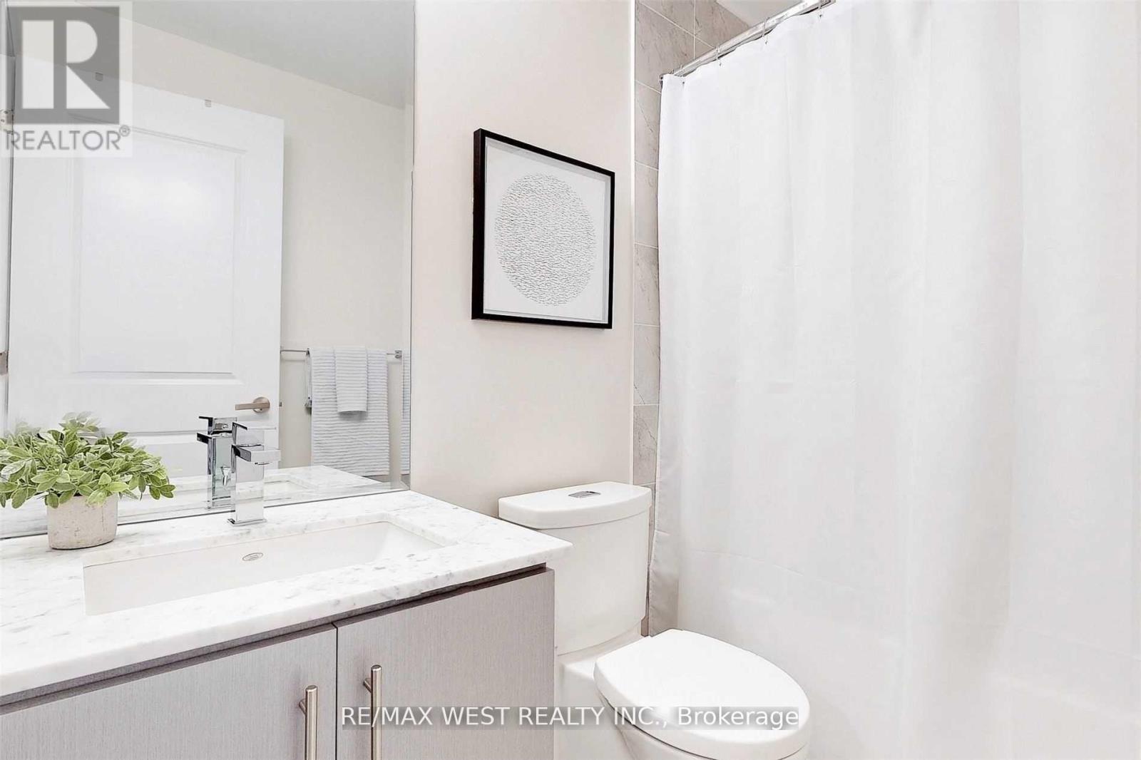 Photo 14 of 301 9085 Jane Street, Vaughan ON