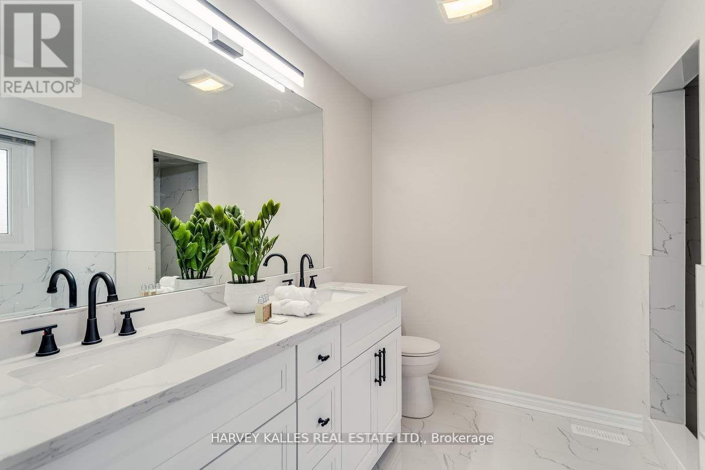 Photo 21 of 67 Venice Crescent, Vaughan ON
