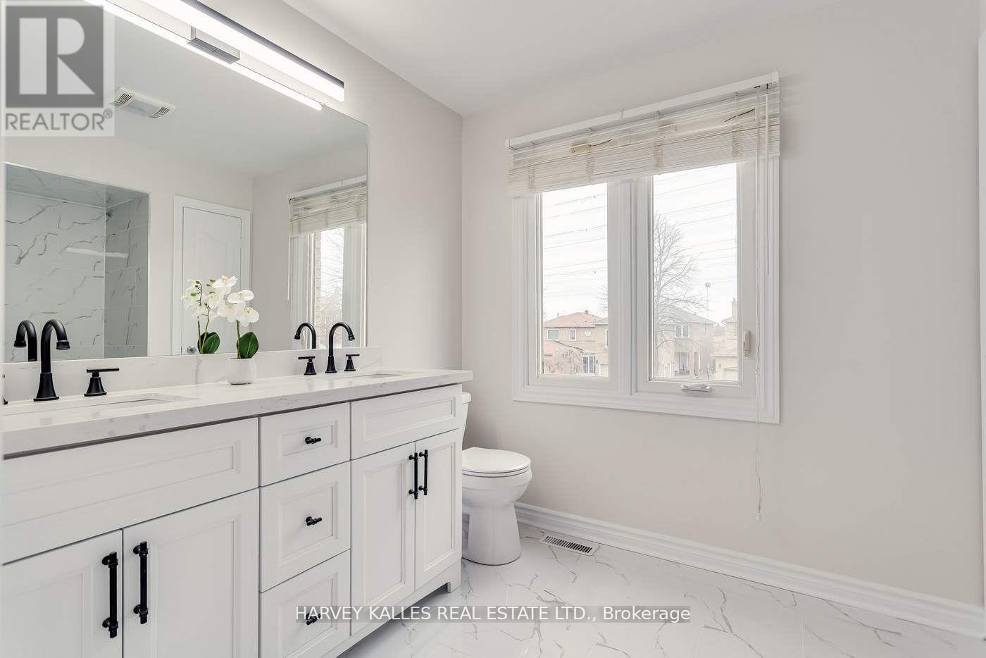Photo 24 of 67 Venice Crescent, Vaughan ON