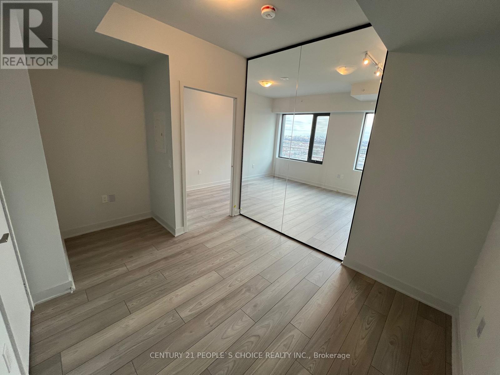 Photo 10 of 2107 2920 Hwy 7 Road W, Vaughan ON