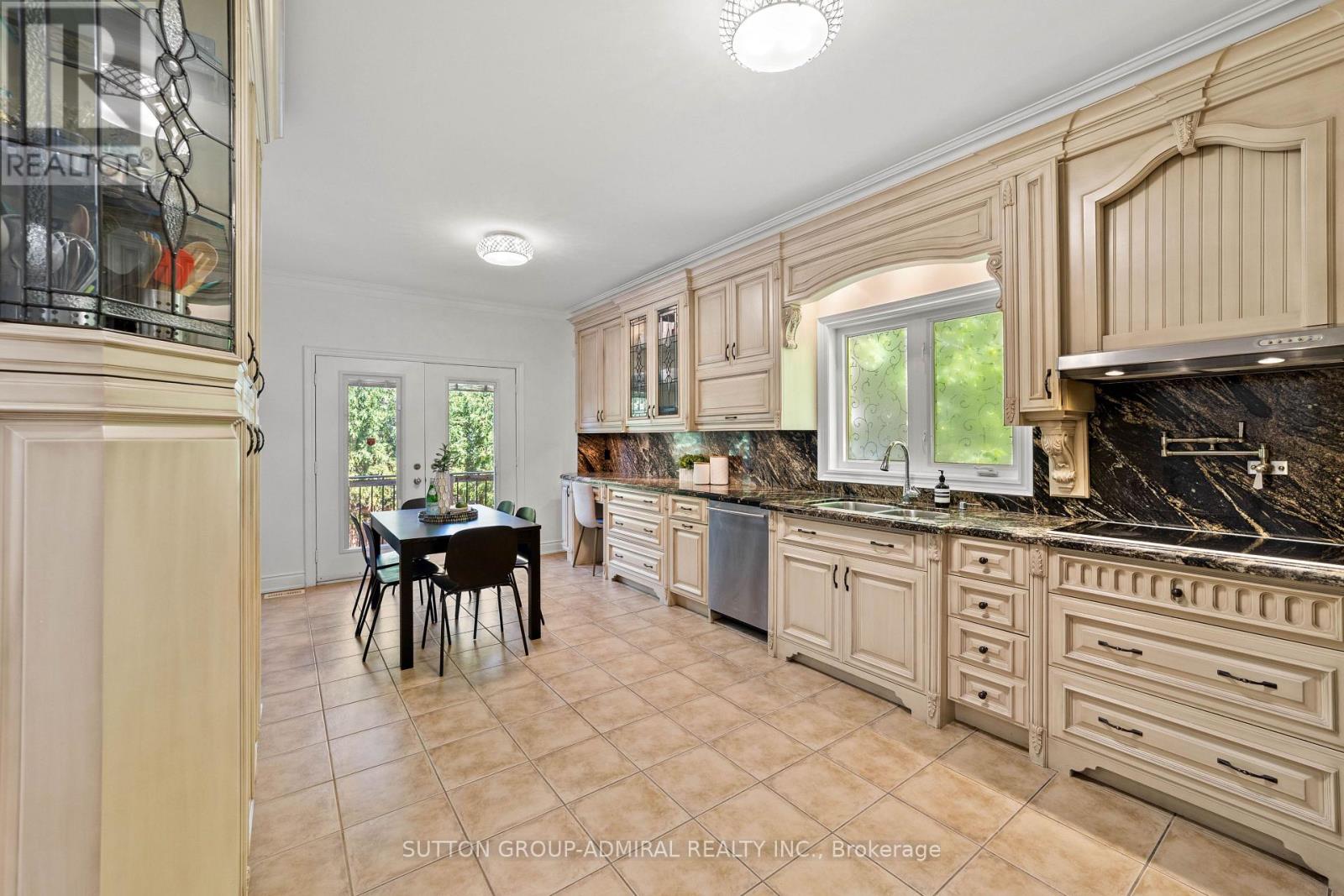 Photo 10 of 166 Ner Israel Drive, Vaughan ON