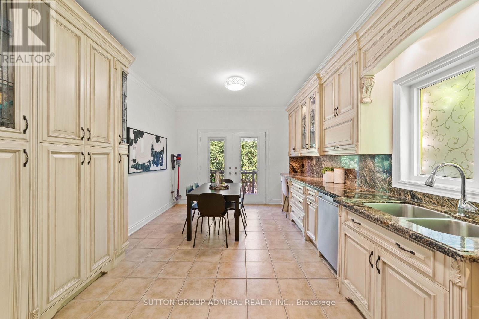 Photo 11 of 166 Ner Israel Drive, Vaughan ON