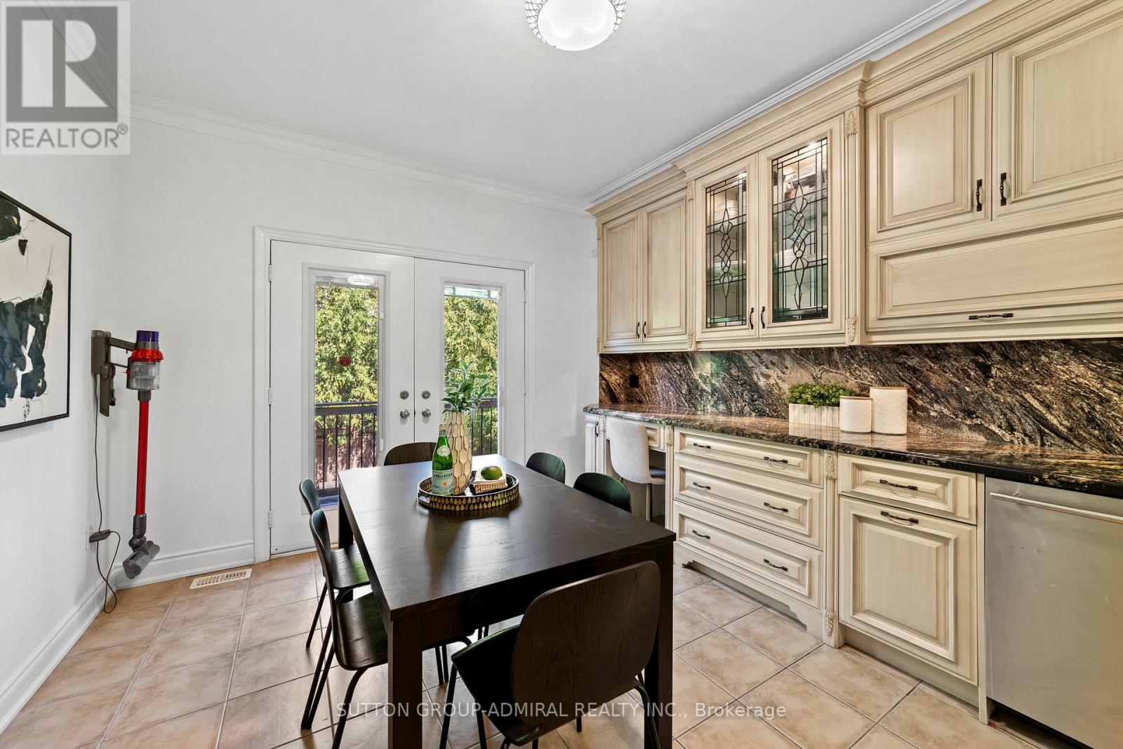 Photo 13 of 166 Ner Israel Drive, Vaughan ON