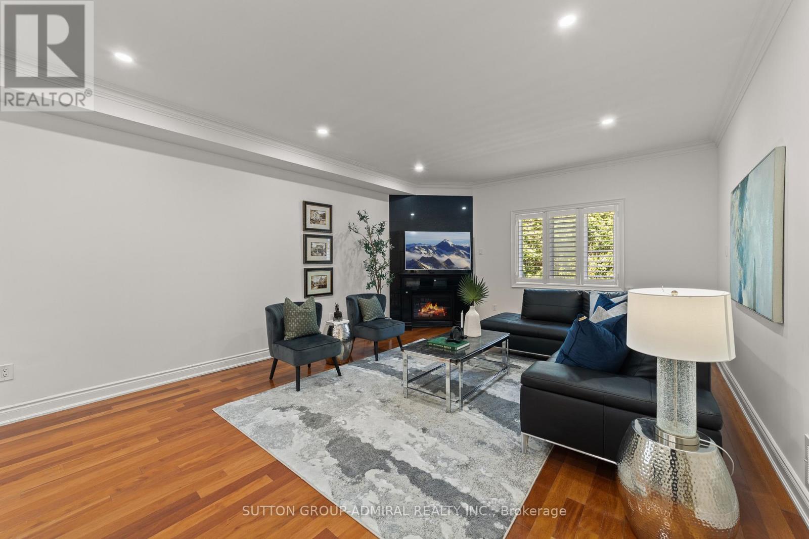 Photo 18 of 166 Ner Israel Drive, Vaughan ON