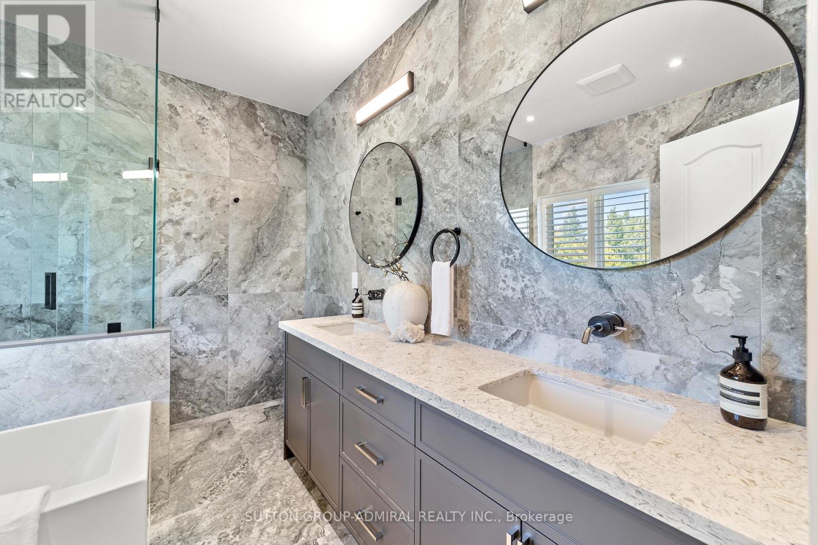 Photo 27 of 166 Ner Israel Drive, Vaughan ON