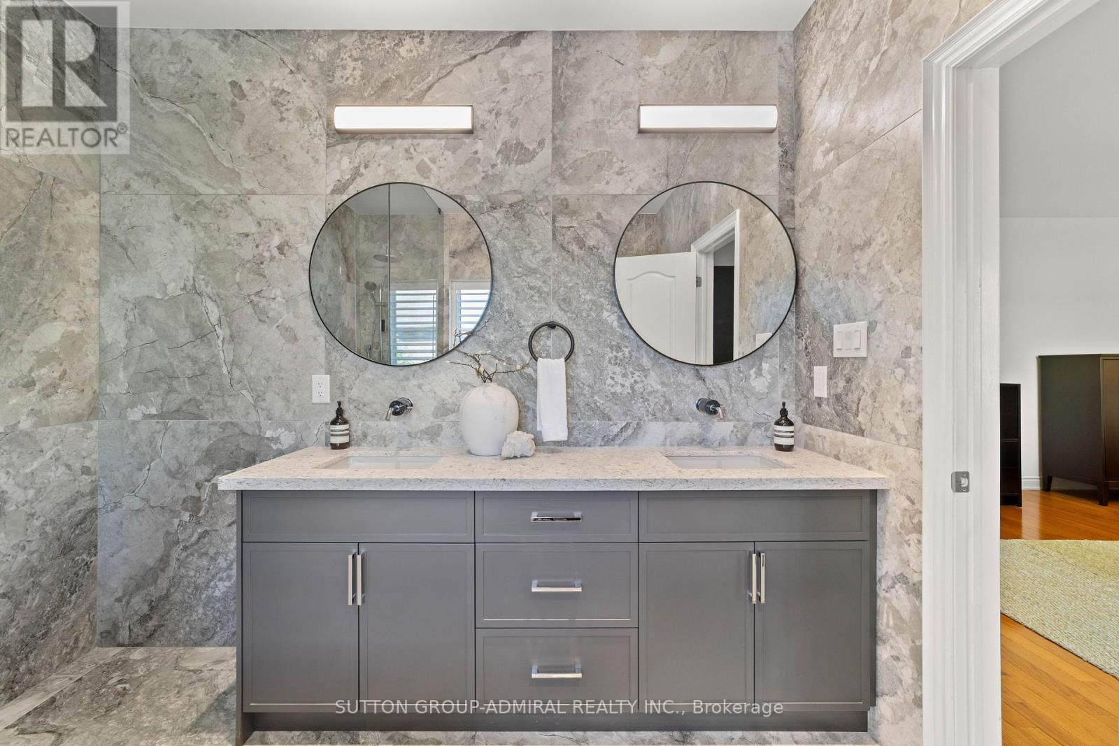 Photo 28 of 166 Ner Israel Drive, Vaughan ON