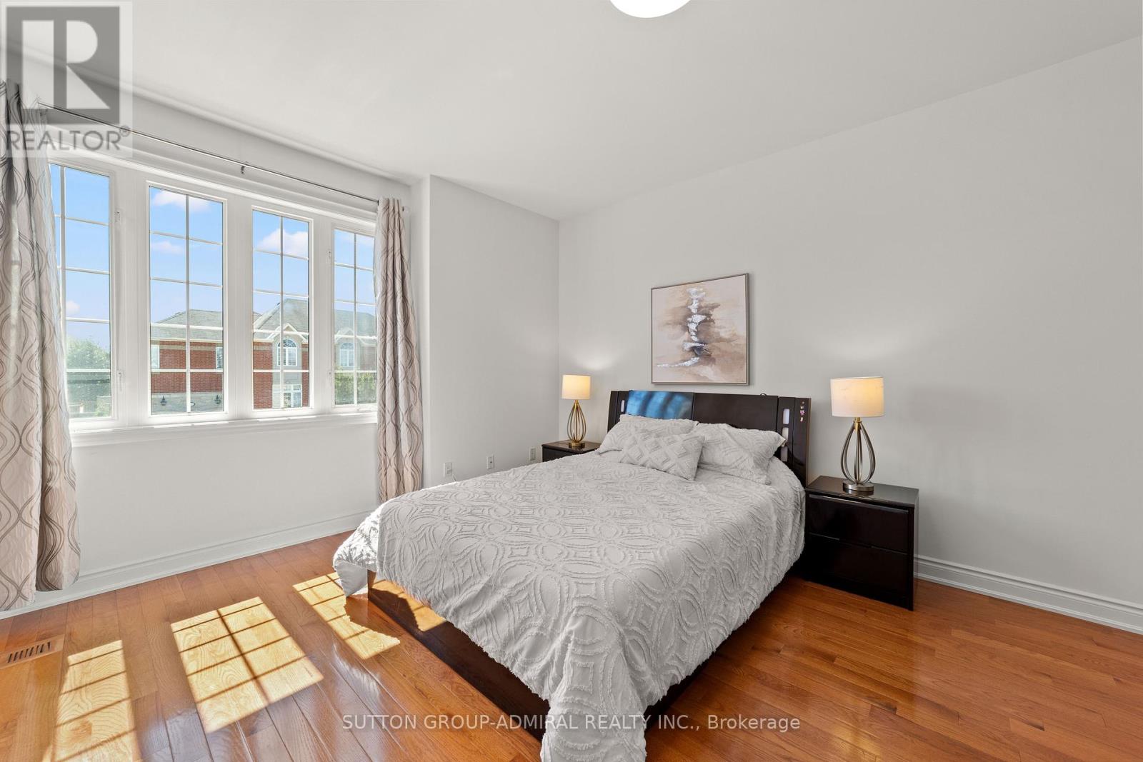 Photo 33 of 166 Ner Israel Drive, Vaughan ON
